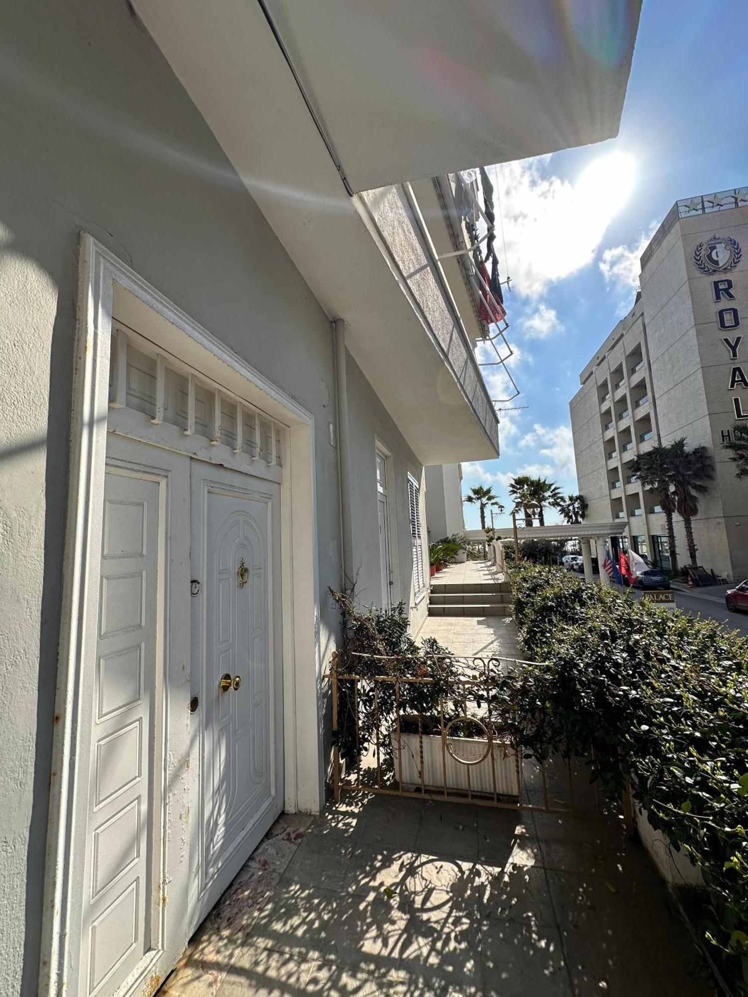 Ferienwohnung Sea View Apartament. Luxury Area In Durres Beach. Exterior foto
